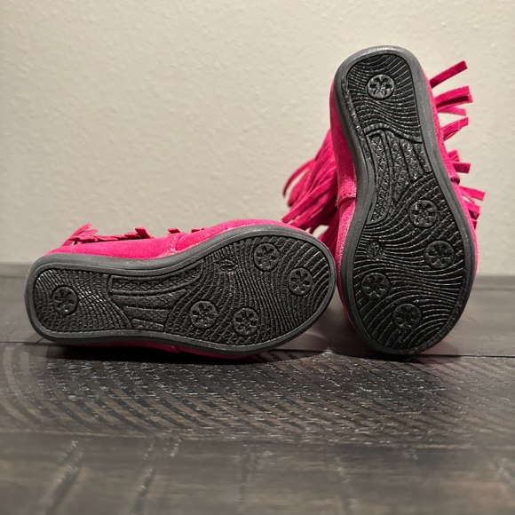 Sitos fuchsia fringe moccasin style zip boot, with bead accent. Baby sz 4 - Picture 5 of 9